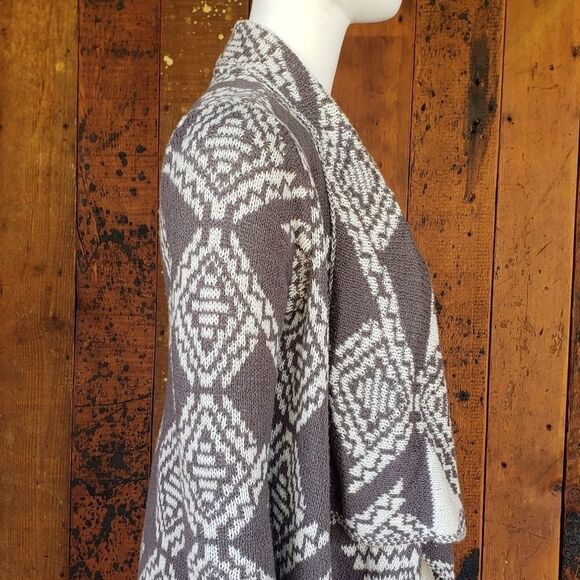 Show Me Your Mumu Grey Aztec Yummy Sweater - Picture 8 of 13